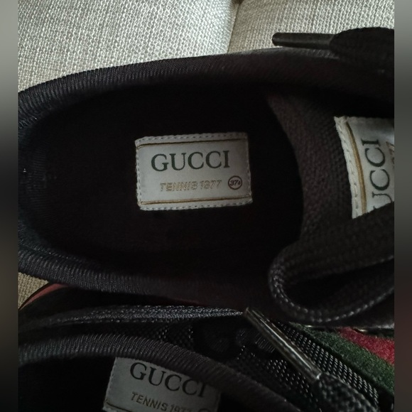 Never worn “Off the Grid” Gucci sneaker 37.5 - Picture 5 of 6